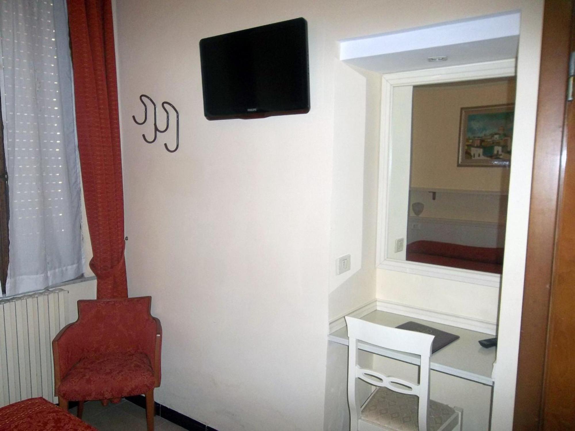 Hotel Lo Squalo Гротамаре Стая снимка