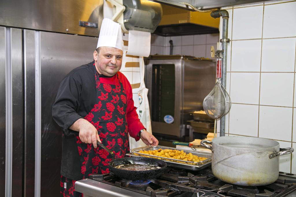 Hotel Lo Squalo Гротамаре Екстериор снимка
