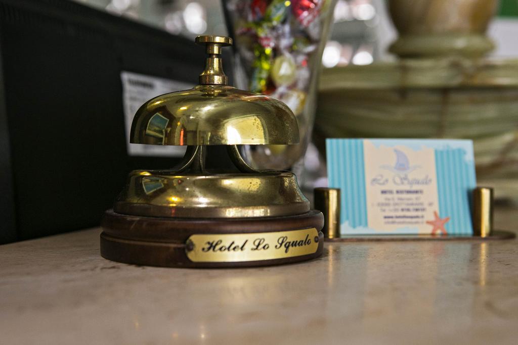Hotel Lo Squalo Гротамаре Екстериор снимка