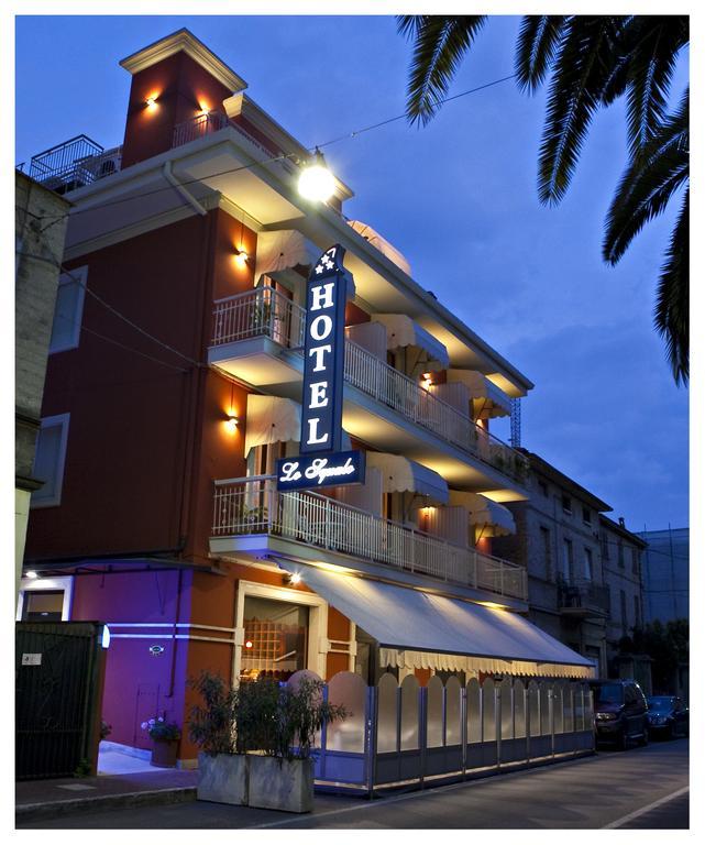 Hotel Lo Squalo Гротамаре Екстериор снимка