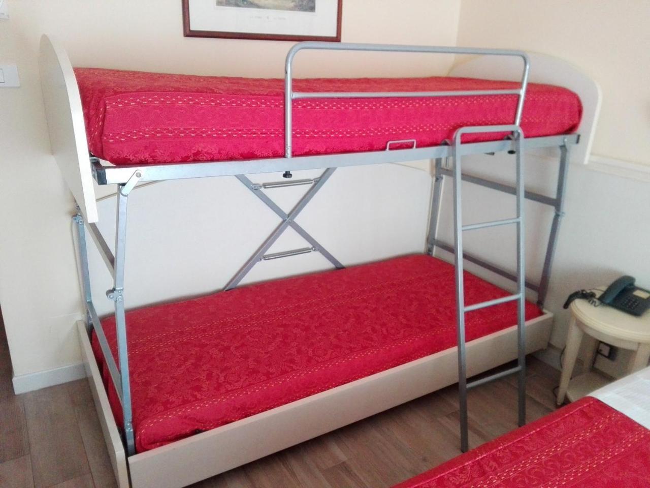 Hotel Lo Squalo Гротамаре Екстериор снимка