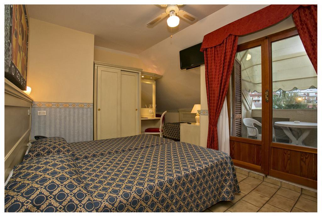 Hotel Lo Squalo Гротамаре Стая снимка