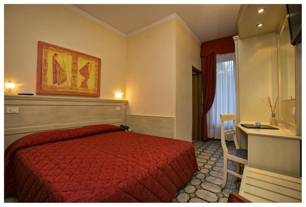 Hotel Lo Squalo Гротамаре Стая снимка
