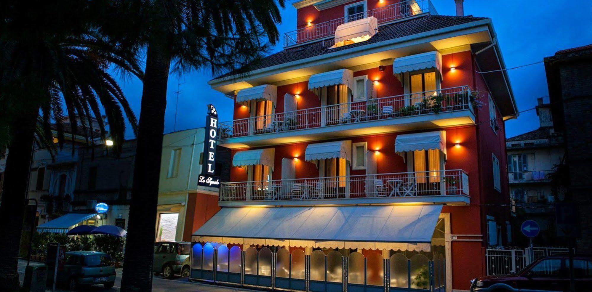 Hotel Lo Squalo Гротамаре Екстериор снимка