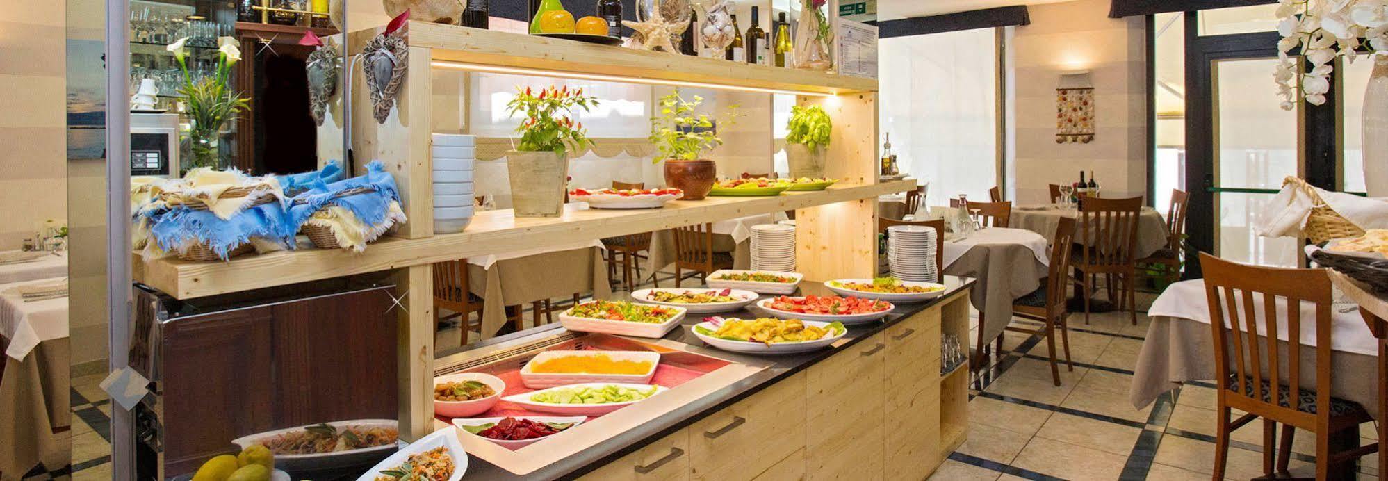 Hotel Lo Squalo Гротамаре Екстериор снимка